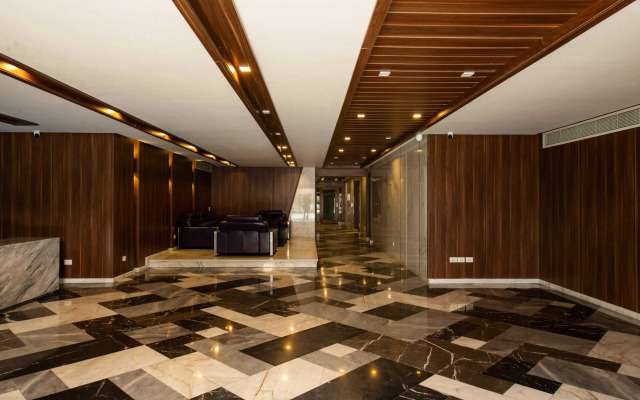 Two Swings & A Pool - 5 min to Airport