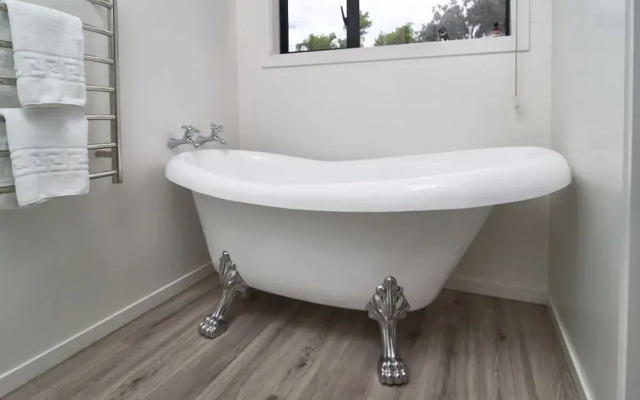 159 Yaldhurst Road Guest House