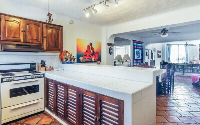 Ocean View 2Br Condo-balcony-beach-pool - 604
