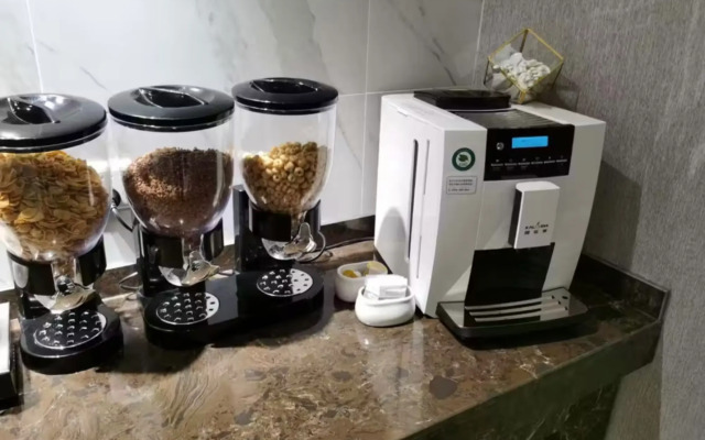 Yitel Collection (Shanghai Hongqiao Gubei Road, Yili Road Metro Station)