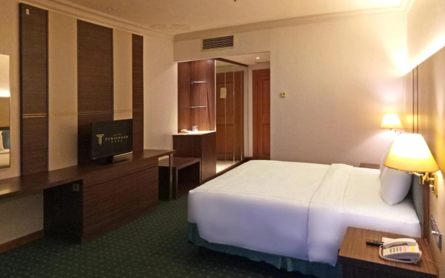 Tunjungan Hotel
