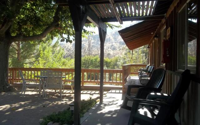 Sequoia Lodge