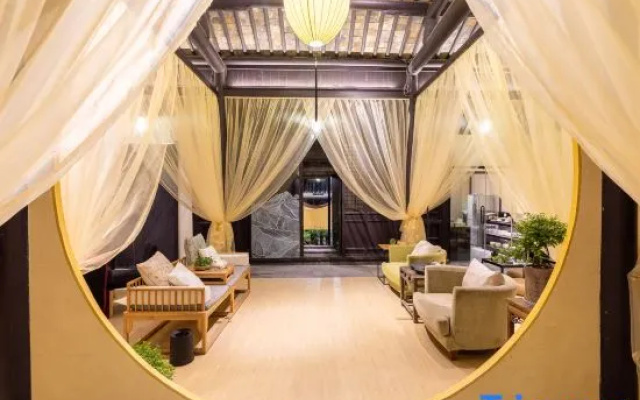 Yueshang Zen Space Homestay (Jinxi Ancient Town)