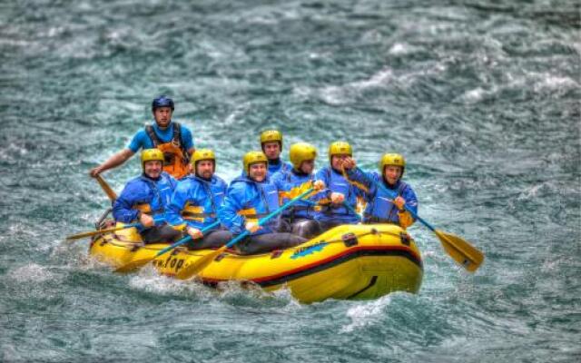 Top Rafting rooms & camping