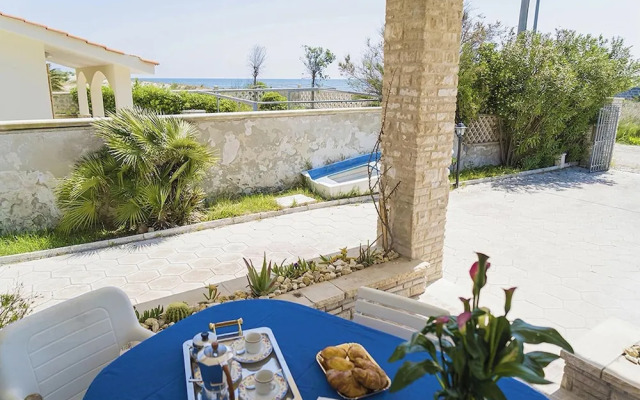 Villa Milon Near The Sea