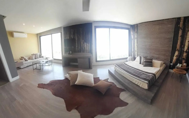 Four Seasons Hotel and Beach Resort