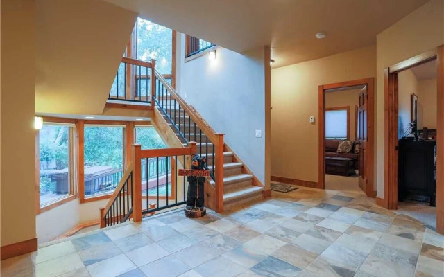 Churchill Lodge South