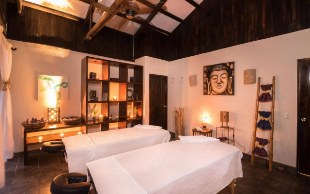 Tiki Villas Rainforest Lodge & Spa