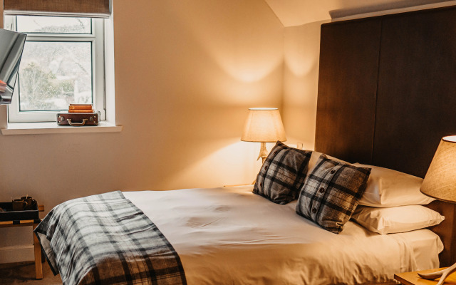 Broadford Hotel
