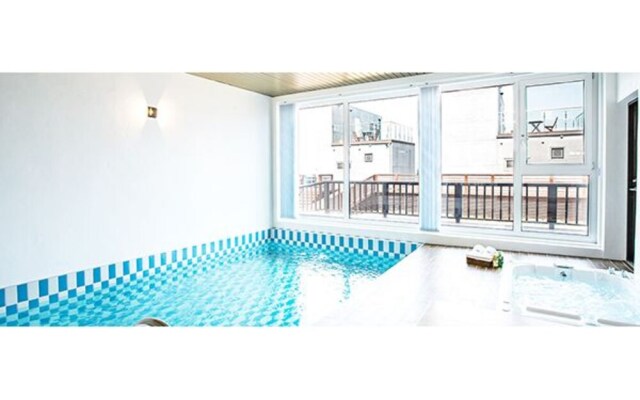 Yeongdeok B Side Pool Villa