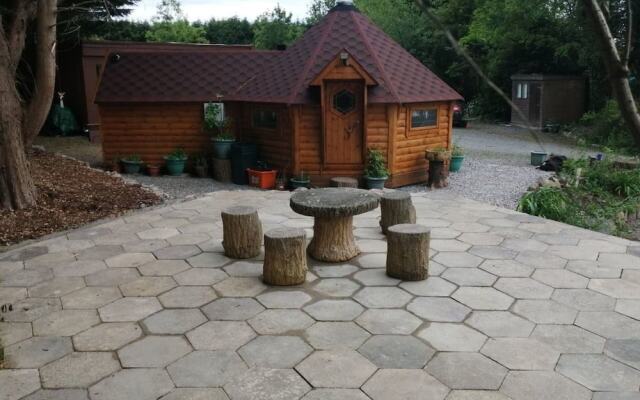 Charming 1-bed Cabin in Gaerwen