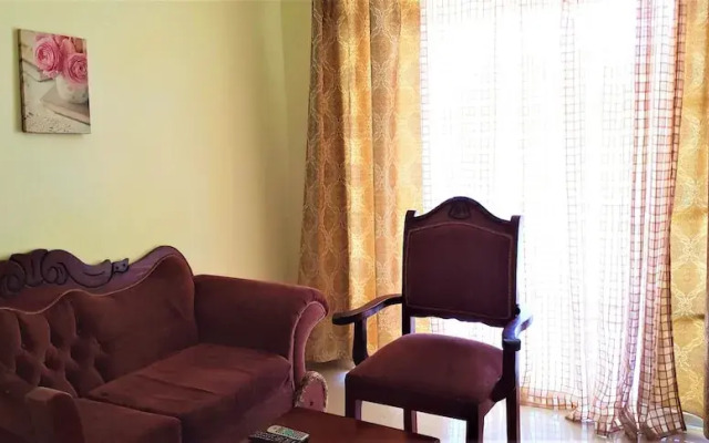 Costambar Ocean Breeze - Beachfront Apartment With Pool