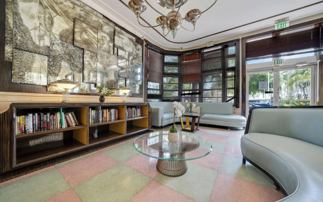 Greenview Hotel by Lowkl