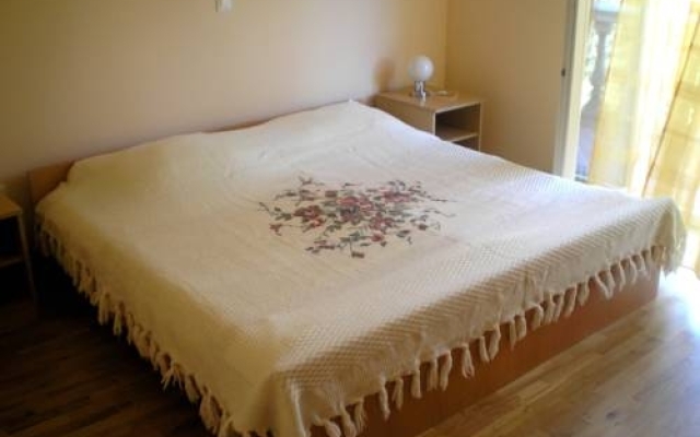 Francesca Apartments
