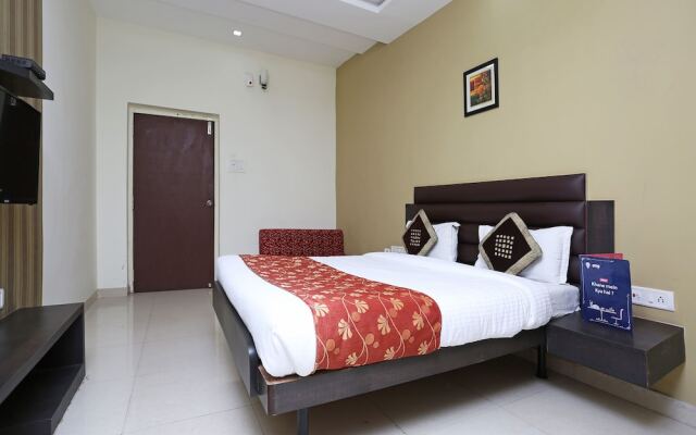 OYO Flagship 8173 Hotel Singh Palace