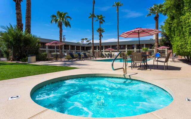 Howard Johnson by Wyndham Scottsdale Old Town