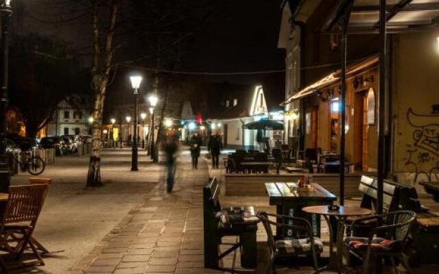 Cube Central Rooms For 2