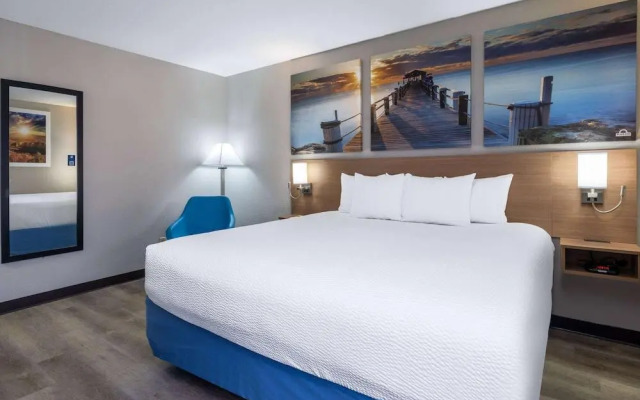 Days Inn & Suites By Wyndham Commerce