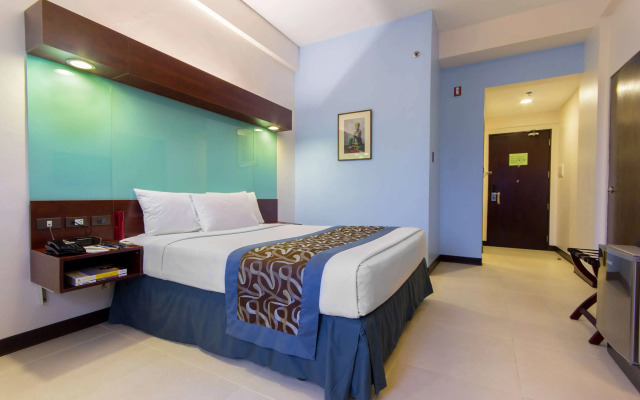 Microtel by Wyndham Mall of Asia