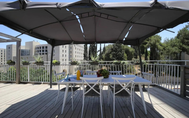 Private House 5 BDR In Mamilla up to 12 People !