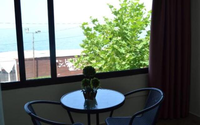 Hill Side Hotel