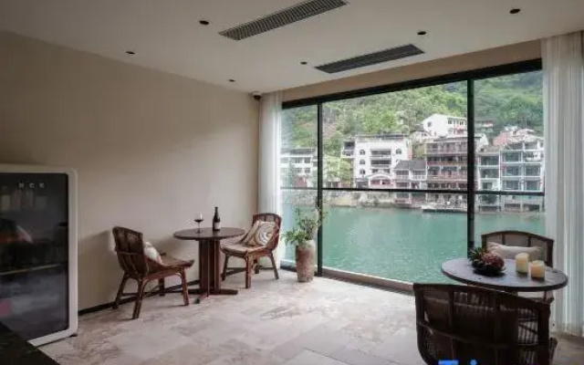 Fan Yun Mountain Villa River View Designer B&B (Zhusheng Bridge, Zhenyuan Ancient Town