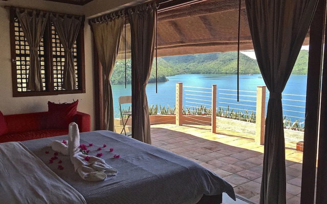 Stunning luxe 220sm villa by the sea entirely private with own pool