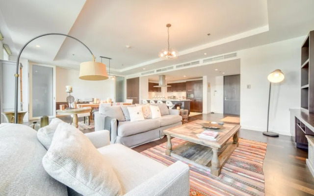 Sleek and Convenient 1BR Apt in Difc