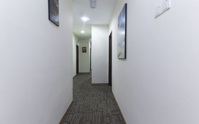 OYO 445 Charisma Hotel