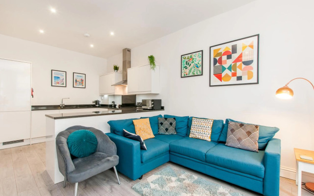 Popular - Modern Walpole Bay Apartment
