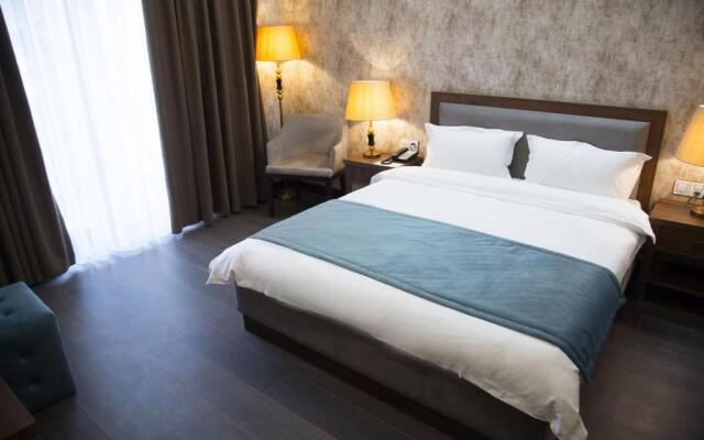 Macara Sheki City Hotel