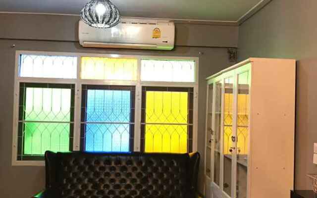 Add Home Hostel Vipavadee