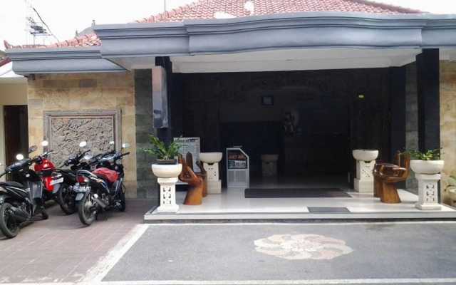 Mahendra Beach Inn