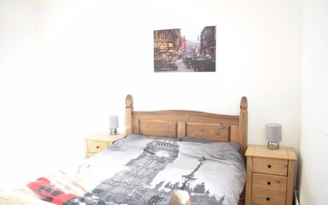 1 Bedroom Apartment Opposite Shoreditch Park