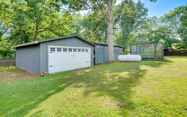 Rogers Vacation Rental ~ 7 Mi to Downtown