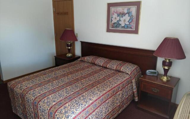 All Seasons Motel