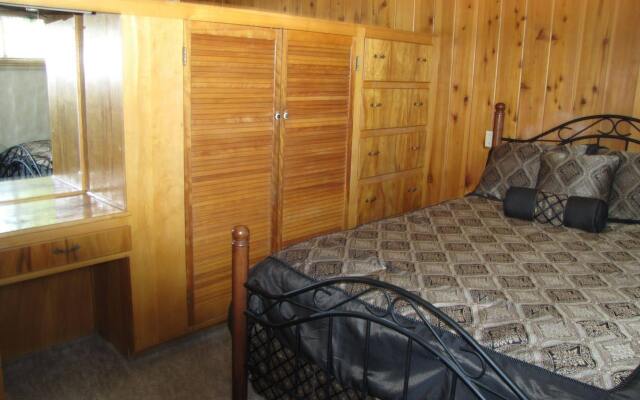 Kern Riverfront Lodge