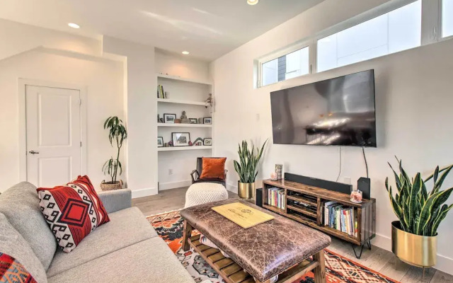 Modern Denver Townhome w/ Rooftop Terrace!