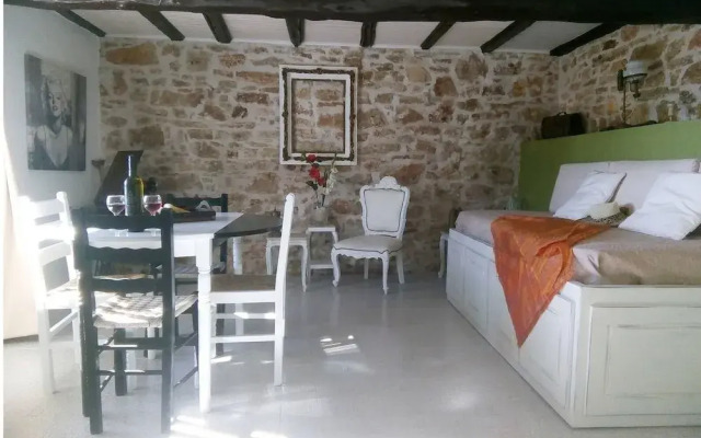 "aristidis Stone House"
