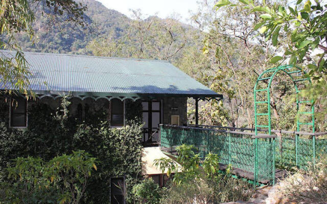 Neemranas Glasshouse on The Ganges