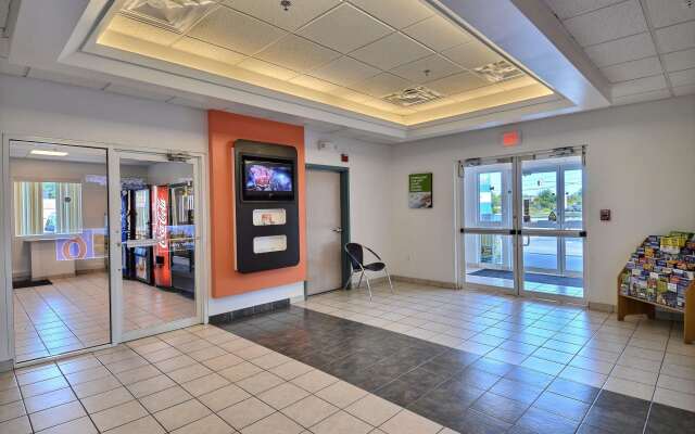 Motel 6 Tewksbury, MA - Boston