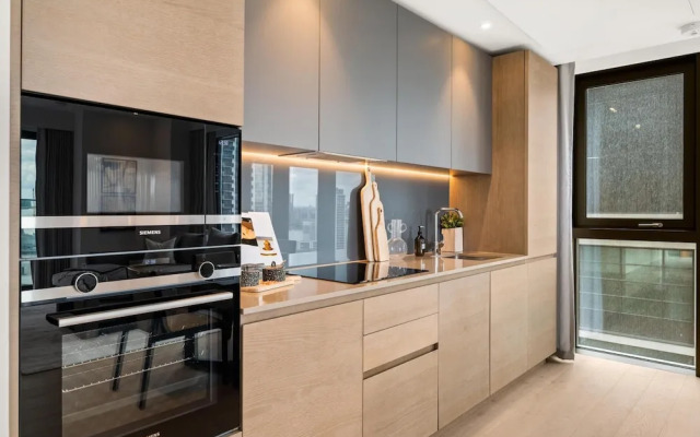 Luxury two Bedroom Apartment in East London s Docklands