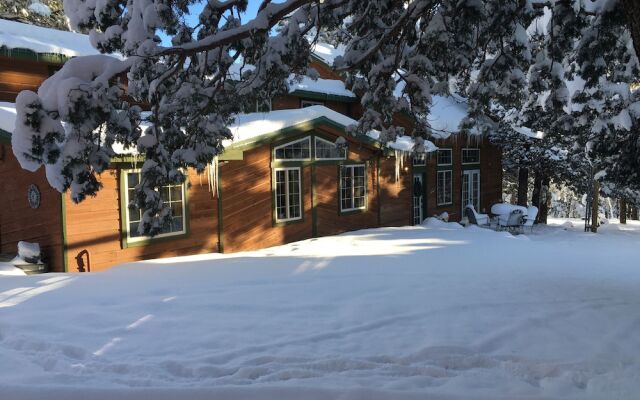 The Lodge at Lazy Bear Retreat