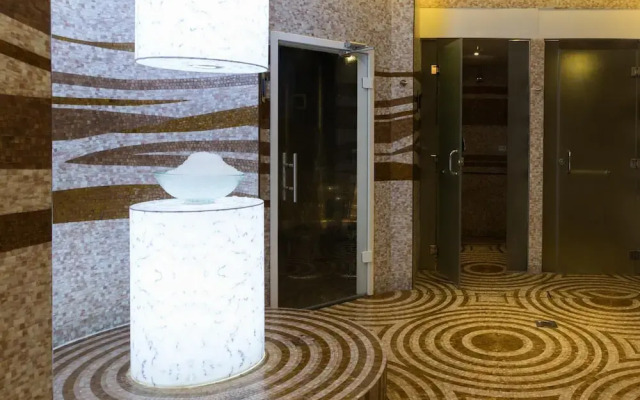 Luxury Urban Retreat w Burj Khalifa Views