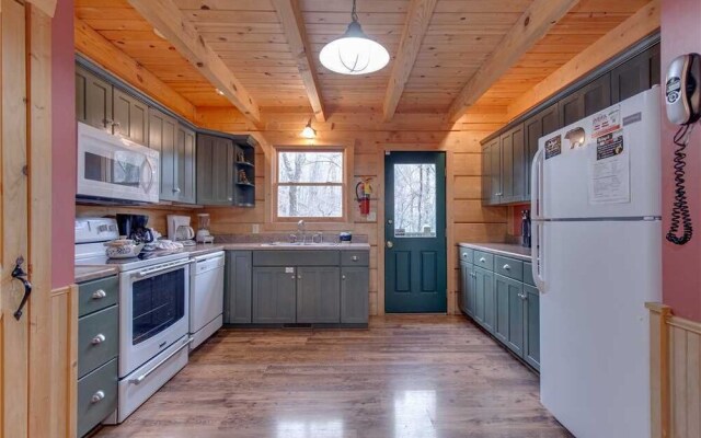 Big Bear 2 - Five Bedroom Cabin