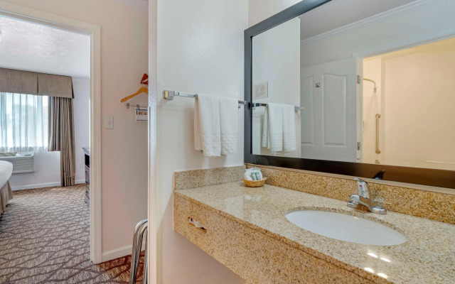 Best Western Salinas Monterey Hotel