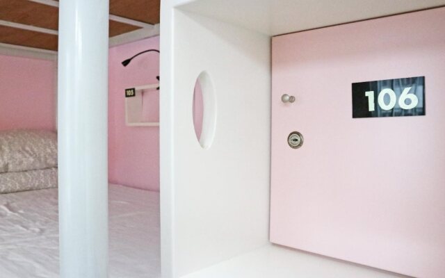 Starpacker - Hostel