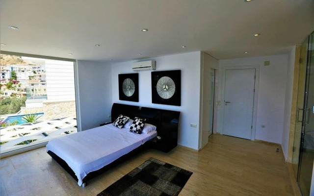 Villa Luminex by Akdenizvillam