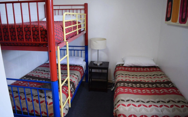 Rosebud Motel