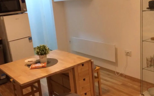 VERY CLOSE Studio Apartment